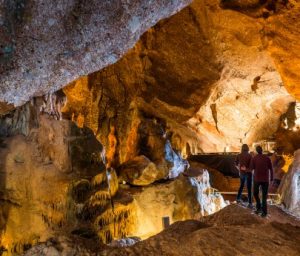 Las 5 mejores cuevas de Cataluña