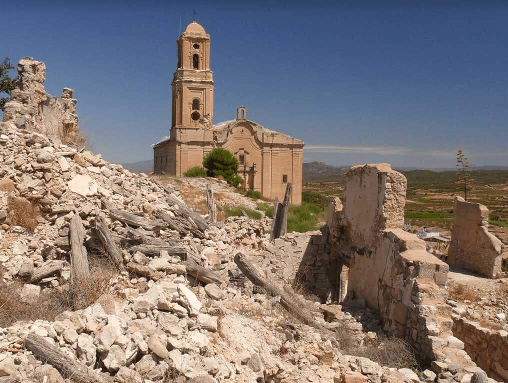 Descubre los 5 pueblos ABANDONADOS más visitados de Tarragona