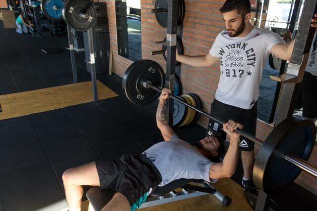 Cómo encontrar a un buen entrenador personal en Barcelona