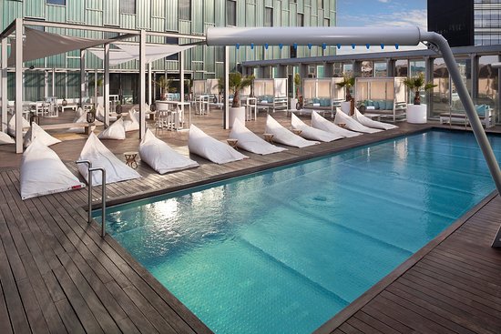 Piscinas de hoteles en Barcelona con acceso público - ¡MAGNÍFICAS!