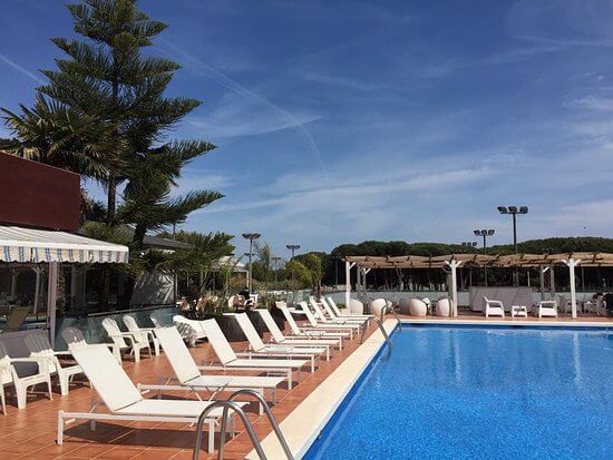 5 restaurantes con piscina en Castelldefels