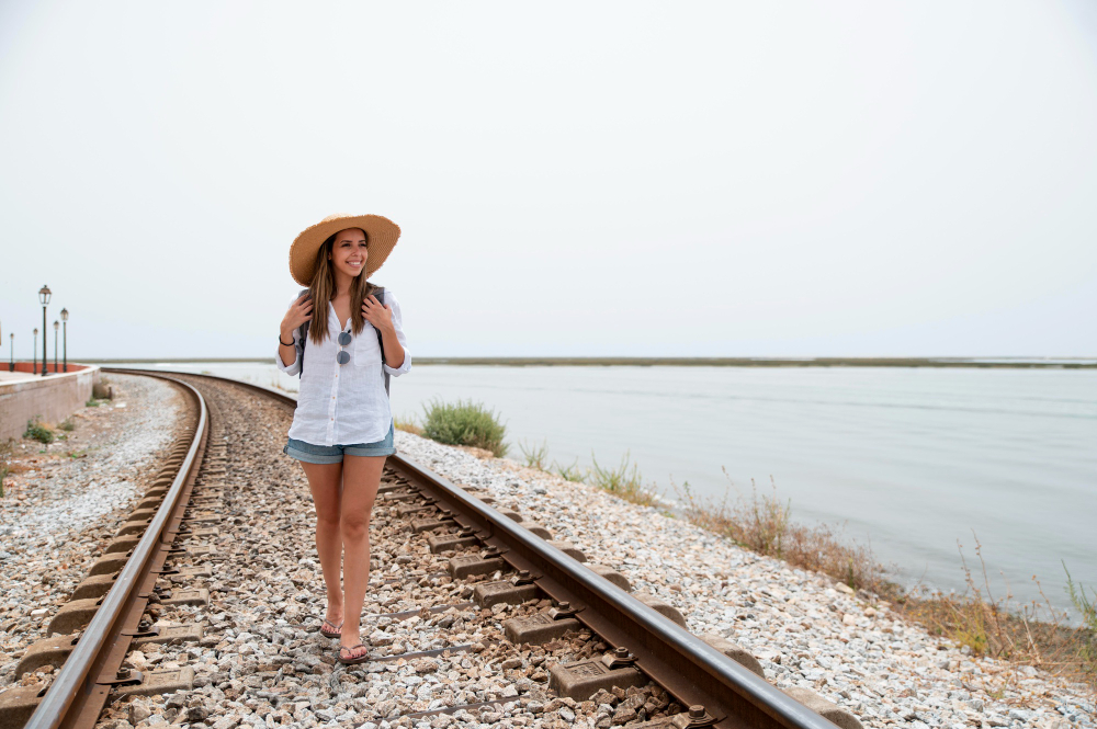 7 calas de Barcelona para ir en tren - ¡PLANAZO!