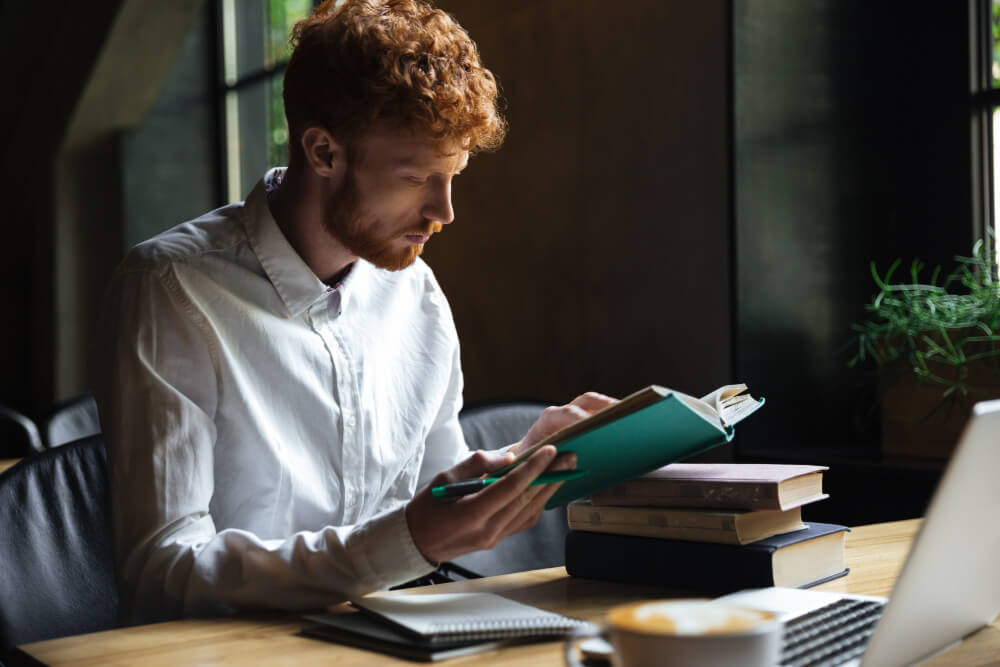 6 tendencias literarias en 2024: qué leer este año